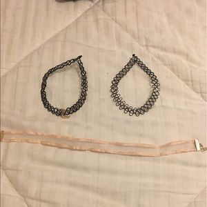 Bundle of 3 chokers